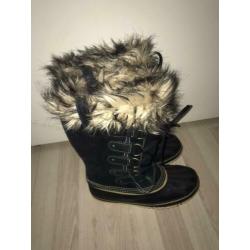 Stoere gave gevoerde snowboots Sorel 42! Igst