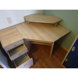 Bureau met ladenkast