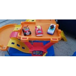 Vtech little people garage heel veel autos en racebaan