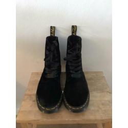 Dr. Martens Velvet