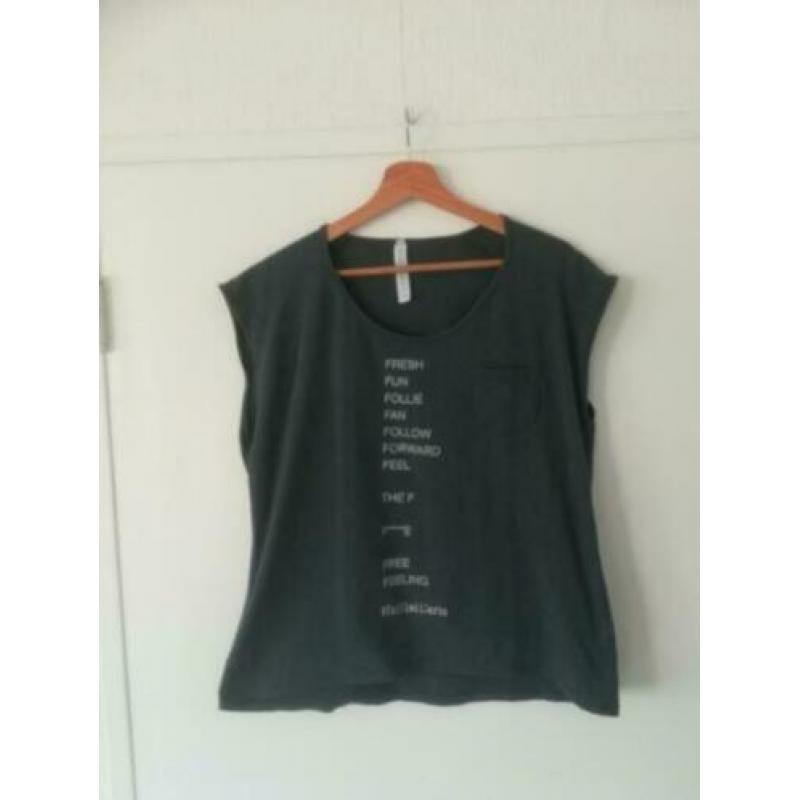 Supermooie top shirt groen tekst Follie di Garbo 44