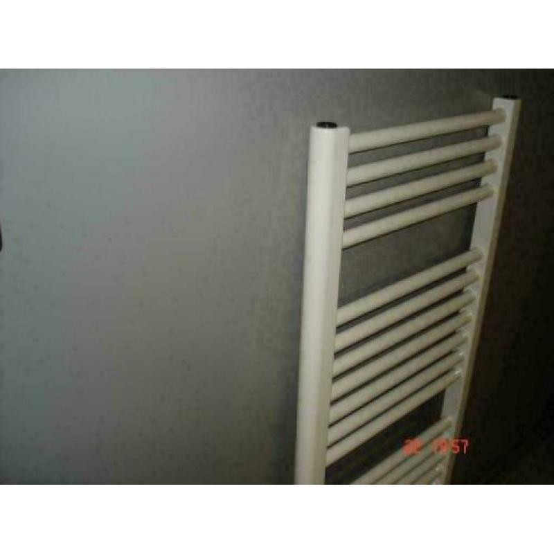 Design radiator 130 cm hoog x 50 cm breed in het wit en 703W