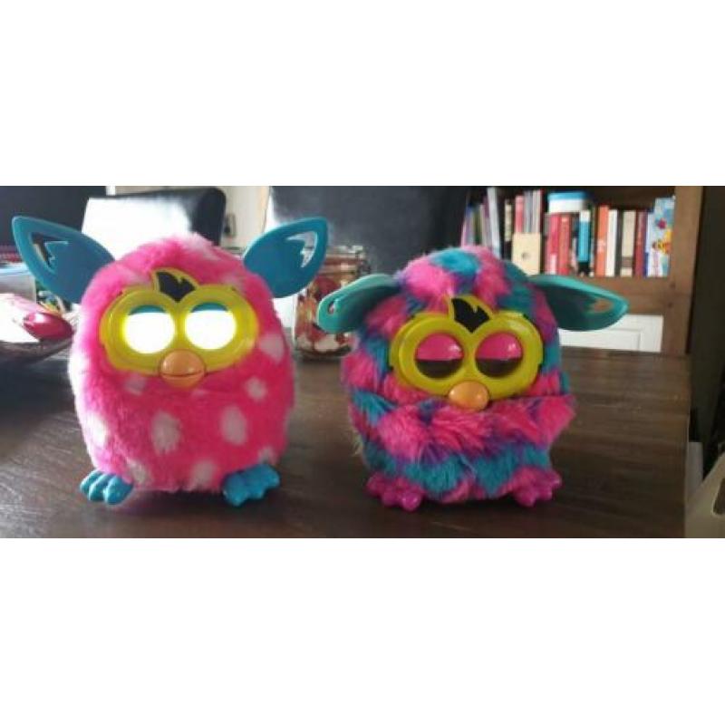 Furby 2x z.g.a.n.