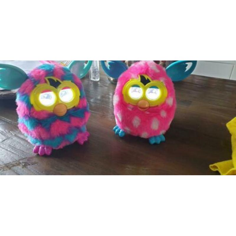 Furby 2x z.g.a.n.