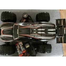 Traxxas E-Revo, direct rijden??, als nieuw, E Revo 1/8