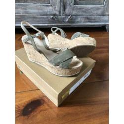 Unisa sleehak maat 40 suede taupe