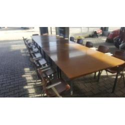 Tafels en stoelen te koop