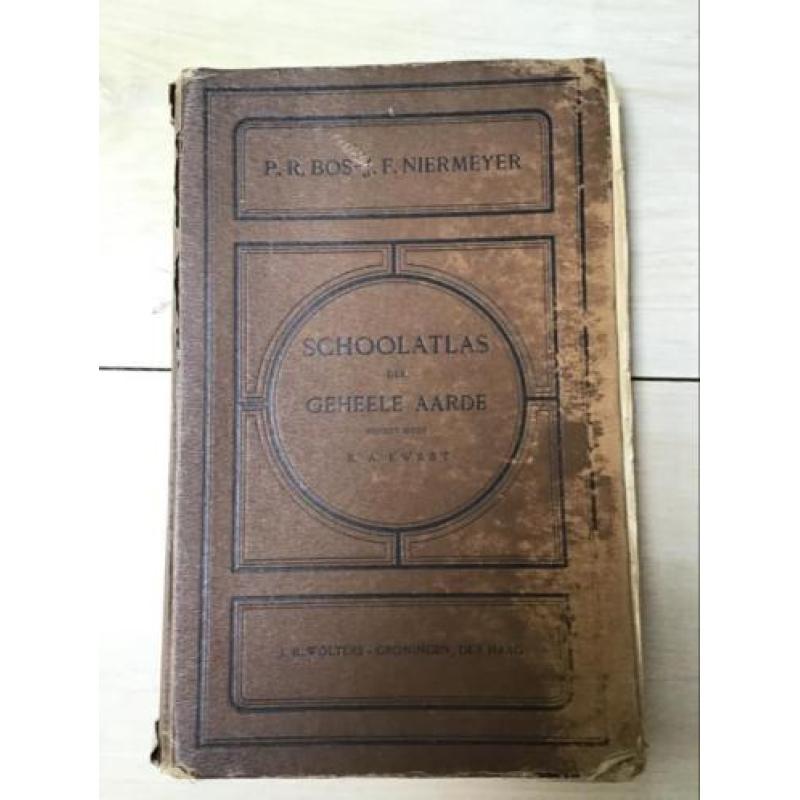 Schoolatlas der gehele aarde uit 1929