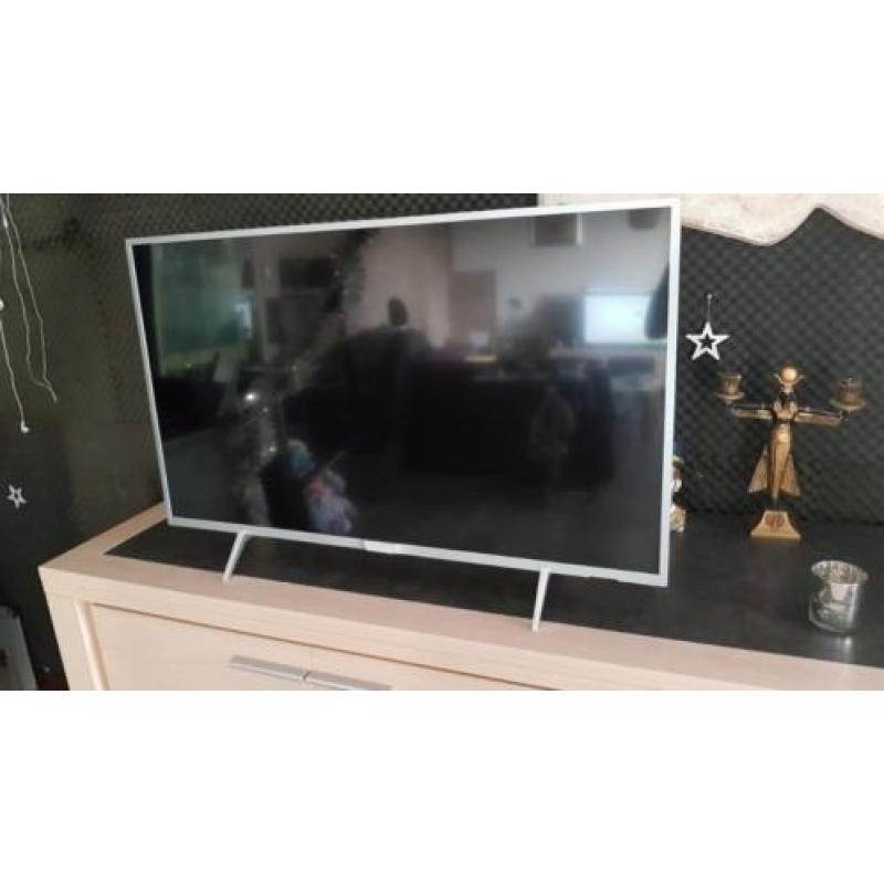 40" Philips LED TV met defect (smart tv)