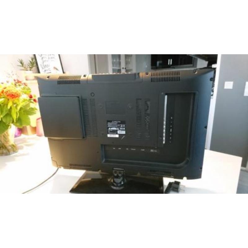 Q MEDIA Led tv 24inch met originele afstandsbediening & dvd