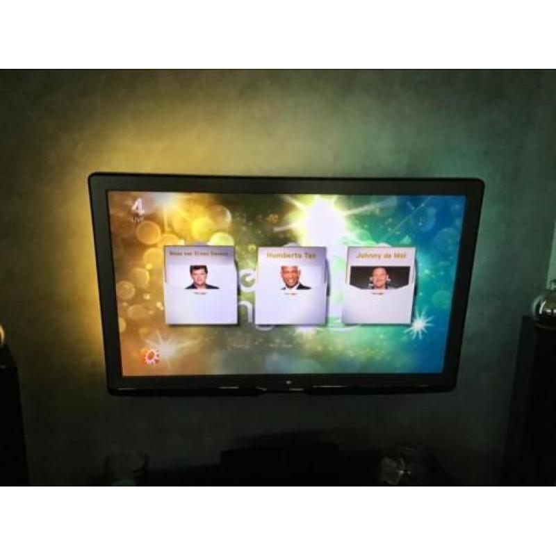 Philips tv 52 inch, met driezijdig ambilight