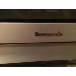 Televisie Breedbeeld 100 HZ Panasonic Quintrix + TV tafel