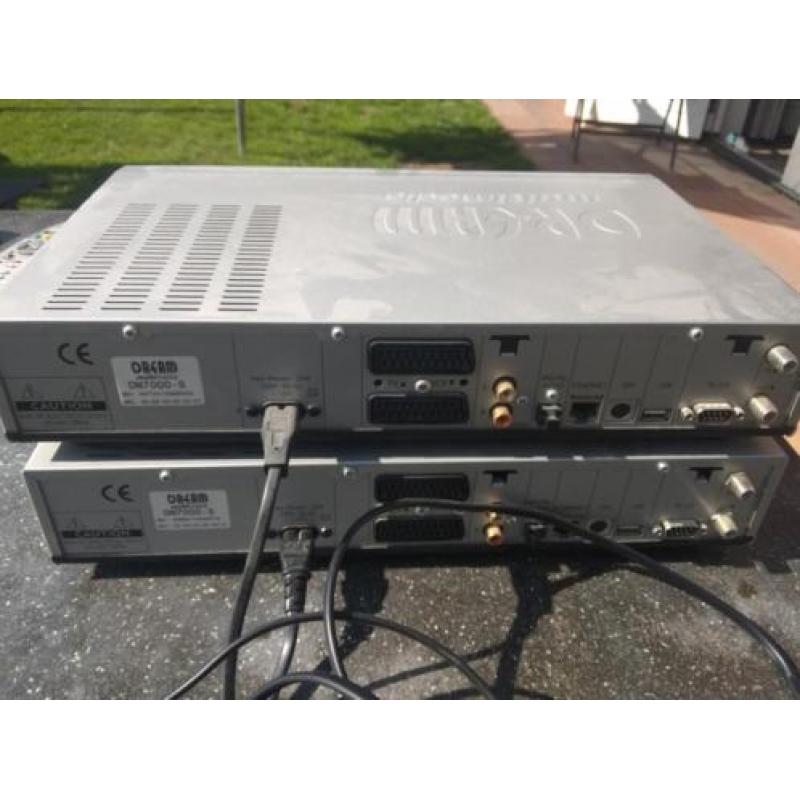 2x Dream DM7000S satelliet schotel ontvanger inc toetsenbord