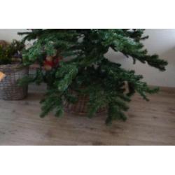 Kunstkerstboom 2 meter. hoog - met voet & GRATIS extra's